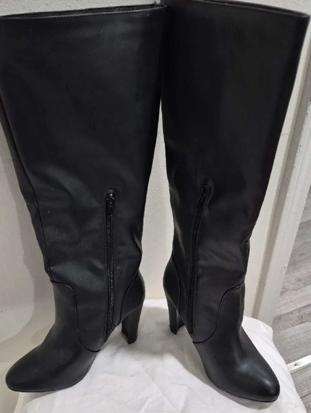 Classic Black Over-the-Knee Boots - Sleek Tall Design